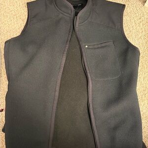Fabletics Men's Black Quilted Vest with Chest Zip Pocket